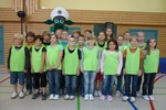 Kinder bei Poldi-Party in Turnhalle