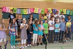 Kinder beim Verabschiedungsprogramm